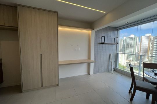 Sala/Quarto de kitnet/studio para alugar com 1 quarto, 39m² em Caminho das Árvores, Salvador