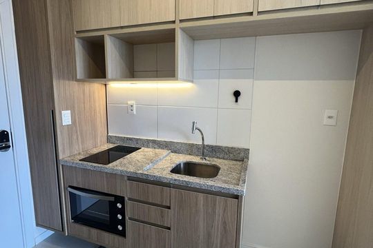 Cozinha de kitnet/studio para alugar com 1 quarto, 39m² em Caminho das Árvores, Salvador