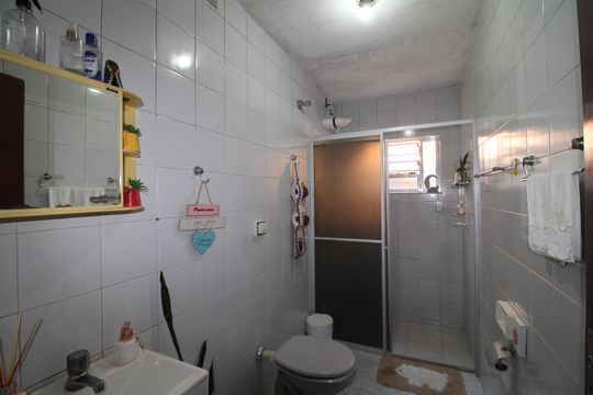 Banheiro 2 de casa à venda com 4 quartos, 150m² em Jardim Peri, São Paulo