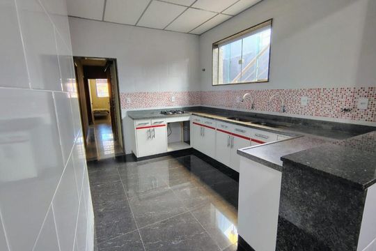 Cozinha de casa de condomínio à venda com 3 quartos, 99m² em Todos os Santos, Rio de Janeiro