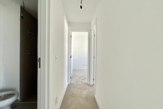 Corredor de apartamento à venda com 2 quartos, 55m² em Santa Etelvina, São Paulo