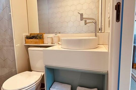 Banheiro de apartamento à venda com 1 quarto, 41m² em Jardim Garcia, Campinas