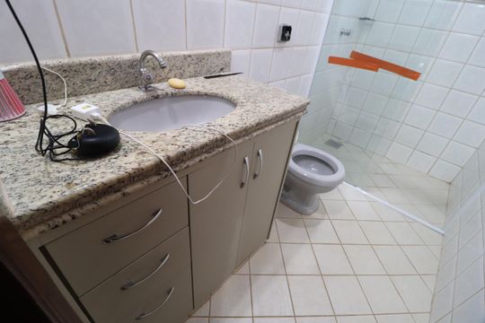 Banheiro Social de apartamento para alugar com 3 quartos, 104m² em Daniel Fonseca, Uberlândia