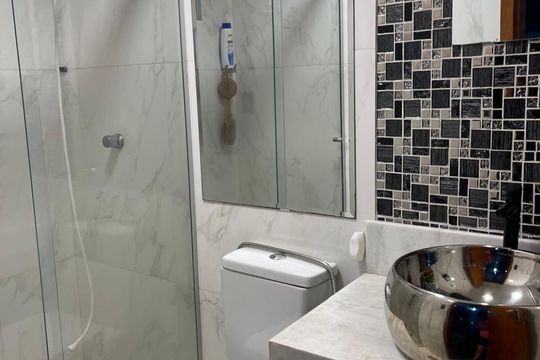 Banheiro de apartamento à venda com 3 quartos, 70m² em Residencial Eldorado, Goiânia