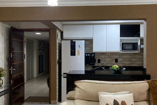 Sala de apartamento à venda com 3 quartos, 70m² em Residencial Eldorado, Goiânia