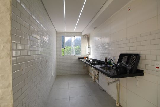 Cozinha de apartamento para alugar com 2 quartos, 50m² em Taquara, Rio de Janeiro