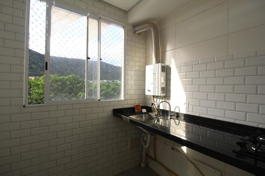 Área de serviço de apartamento para alugar com 2 quartos, 50m² em Taquara, Rio de Janeiro