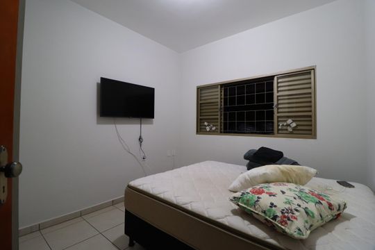 Quarto 1 de casa para alugar com 3 quartos, 180m² em Cidade Jardim, Uberlândia