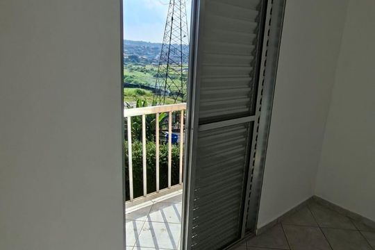 Quarto de apartamento para alugar com 2 quartos, 53m² em Jardim Aracare, Itaquaquecetuba