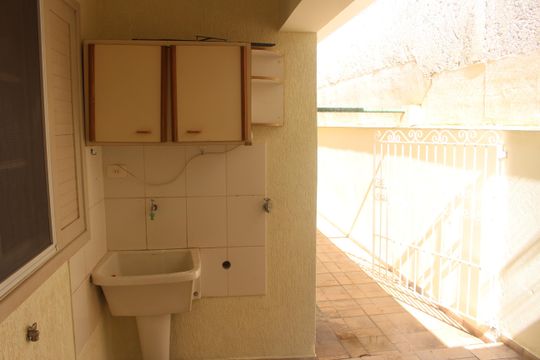 Área de Serviço de casa para alugar com 4 quartos, 282m² em Jardim Sao Caetano, São Caetano do Sul