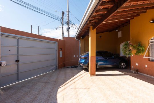 Garagem de casa à venda com 2 quartos, 127m² em Vila Perseu Leite de Barros, Campinas