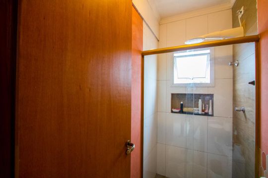 Banheiro de apartamento à venda com 2 quartos, 69m² em Vila Leopoldina, Santo André