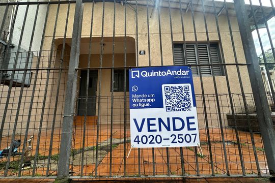 Fachada de casa à venda com 3 quartos, 125m² em Centro, Barueri
