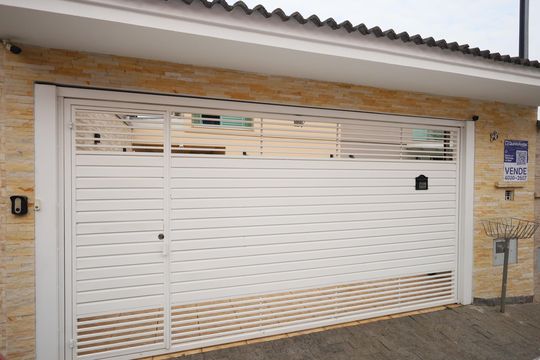 Fachada de casa à venda com 2 quartos, 140m² em Jardim D’abril, Osasco