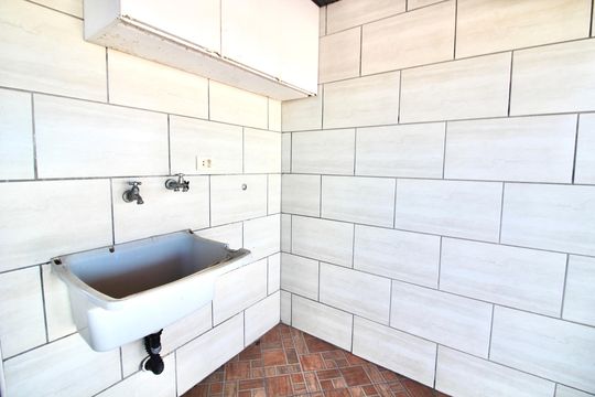 Área de serviço de casa para alugar com 3 quartos, 350m² em Conjunto Residencial José Bonifácio, São Paulo