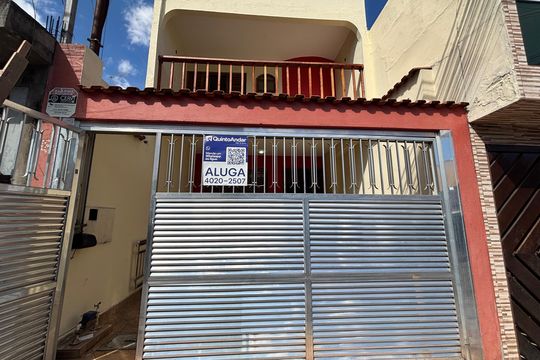 Fachada de casa para alugar com 3 quartos, 350m² em Conjunto Residencial José Bonifácio, São Paulo