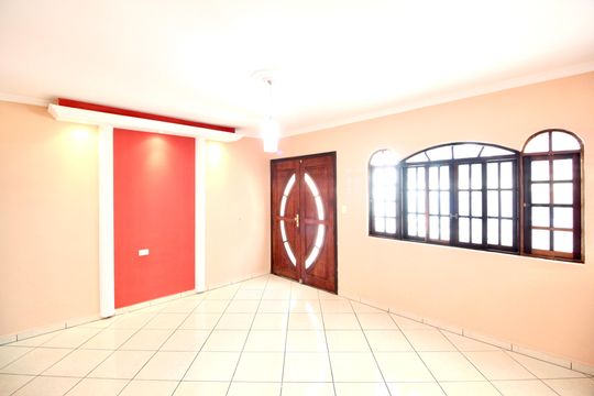 Casa para alugar com 3 quartos, 350m² em Conjunto Residencial José Bonifácio, São Paulo