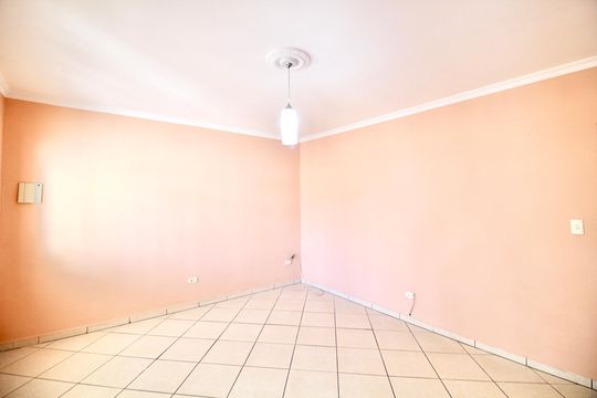 Sala de casa para alugar com 3 quartos, 350m² em Conjunto Residencial José Bonifácio, São Paulo