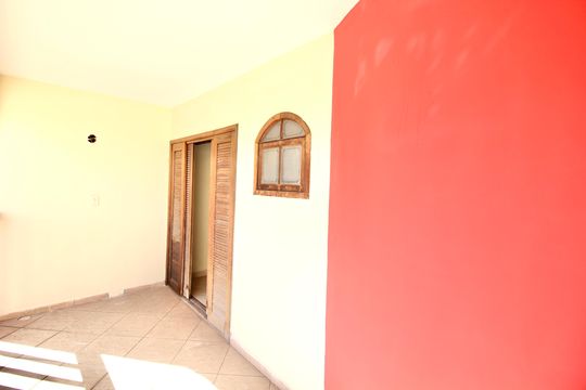 Sacada de casa para alugar com 3 quartos, 350m² em Conjunto Residencial José Bonifácio, São Paulo