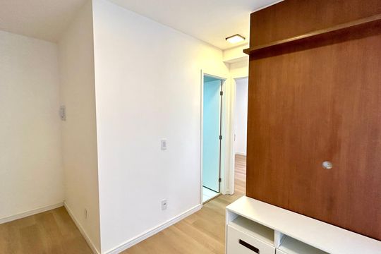 Sala de apartamento para alugar com 2 quartos, 44m² em Picanço, Guarulhos