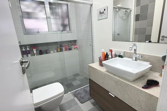 Banheiro de apartamento à venda com 3 quartos, 89m² em Vila Claudia, São Paulo
