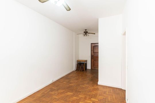 Sala de apartamento para alugar com 2 quartos, 55m² em Praça da Bandeira, Rio de Janeiro
