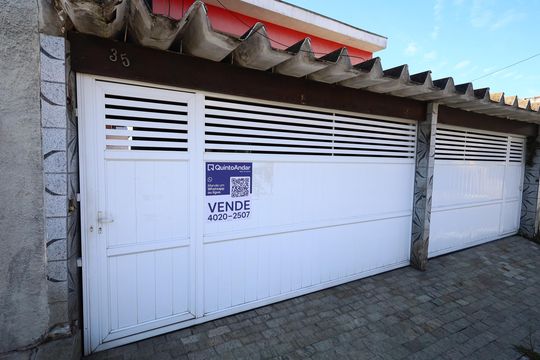 Fachada de casa à venda com 3 quartos, 550m² em Bela Vista, Osasco