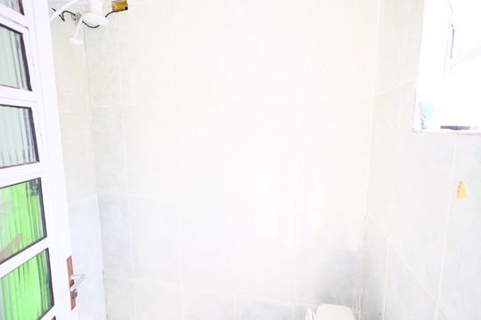 Banheiro externo de casa à venda com 3 quartos, 550m² em Bela Vista, Osasco