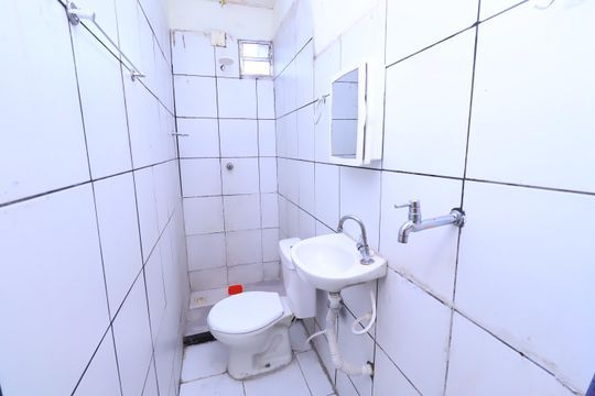 Banheiro de apartamento para alugar com 2 quartos, 40m² em Lapinha, Salvador