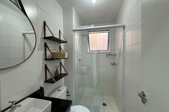 Banheiro de apartamento para alugar com 2 quartos, 51m² em Centro, Barueri
