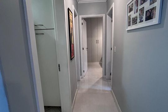 Corredor de apartamento à venda com 2 quartos, 65m² em Mont’Serrat, Porto Alegre