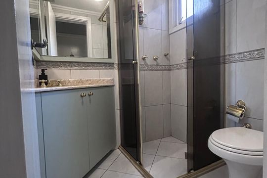 Banheiro de apartamento à venda com 2 quartos, 65m² em Mont’Serrat, Porto Alegre