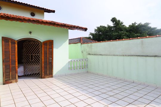 Varanda de casa à venda com 5 quartos, 234m² em Itaquera, São Paulo