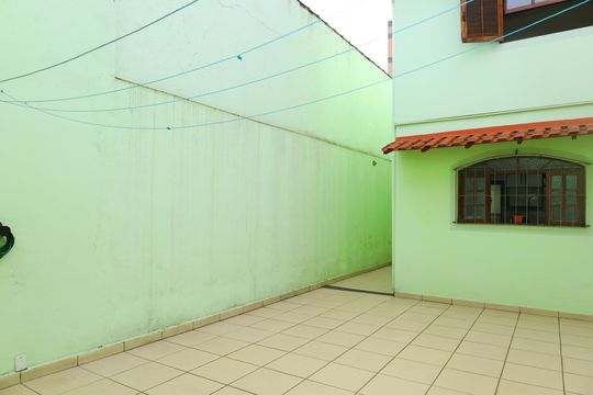 Quintal de casa à venda com 5 quartos, 234m² em Itaquera, São Paulo