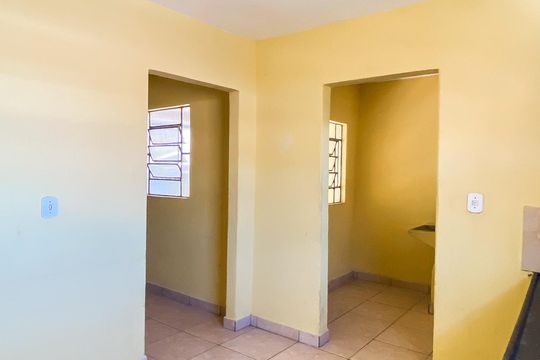 Cozinha de casa para alugar com 1 quarto, 42m² em Parque Boturussu, São Paulo