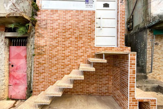 Fachada de casa à venda com 2 quartos, 50m² em Jardim Carombé, São Paulo