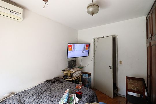 Quarto 1 de apartamento à venda com 3 quartos, 78m² em Santa Cecília, Porto Alegre