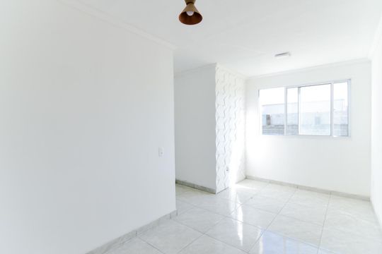 Sala de apartamento para alugar com 1 quarto, 45m² em Vila Nova Bonsucesso, Guarulhos