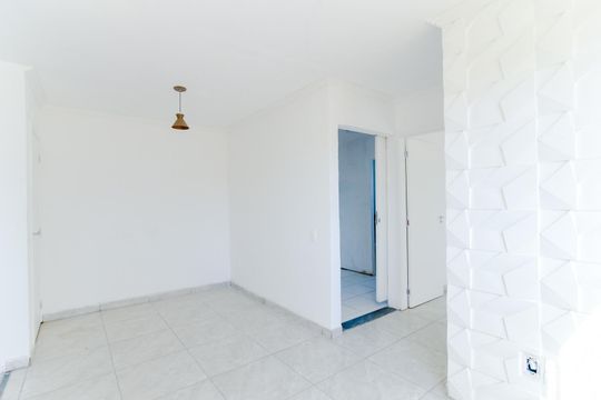 Sala de apartamento para alugar com 1 quarto, 45m² em Vila Nova Bonsucesso, Guarulhos