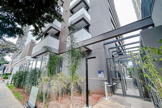 Fachada com Plaquinha de kitnet/studio para alugar com 1 quarto, 27m² em Vila Zilda, São Paulo