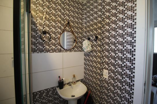 Banheiro de apartamento para alugar com 2 quartos, 39m² em Parque Santa Fé, Porto Alegre