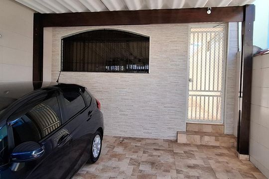 Garagem de casa à venda com 3 quartos, 200m² em Vila Granada, São Paulo