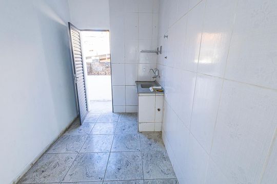 Cozinha de kitnet/studio para alugar com 1 quarto, 45m² em Maria Helena, Belo Horizonte