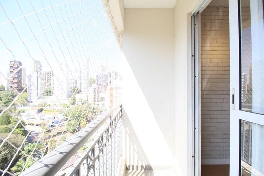 varanda Sala de apartamento à venda com 3 quartos, 67m² em Vila Suzana, São Paulo