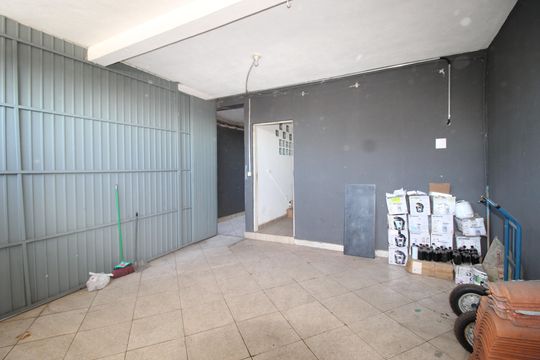 Garagem de casa à venda com 7 quartos, 700m² em Jardim Nazareth, São Paulo