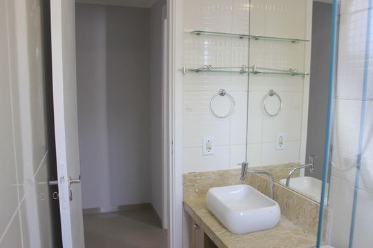 Banheiro  de apartamento para alugar com 2 quartos, 45m² em Ponte Grande, Guarulhos