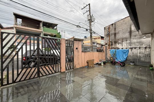 Garagem  de casa à venda com 2 quartos, 250m² em Jardim Valeria, Guarulhos