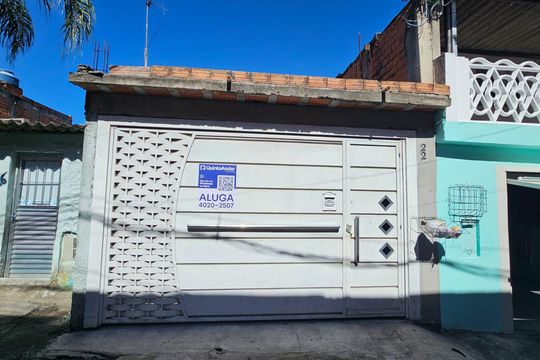Fachada de casa para alugar com 1 quarto, 125m² em Jardim Mirai, Itaquaquecetuba