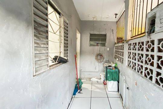Área de Serviço casa 3 de casa à venda com 6 quartos, 120m² em Vila Uniao (zona Leste), São Paulo