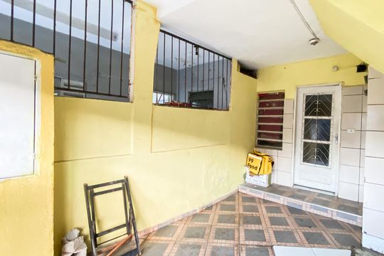 Garagem de casa à venda com 6 quartos, 120m² em Vila Uniao (zona Leste), São Paulo